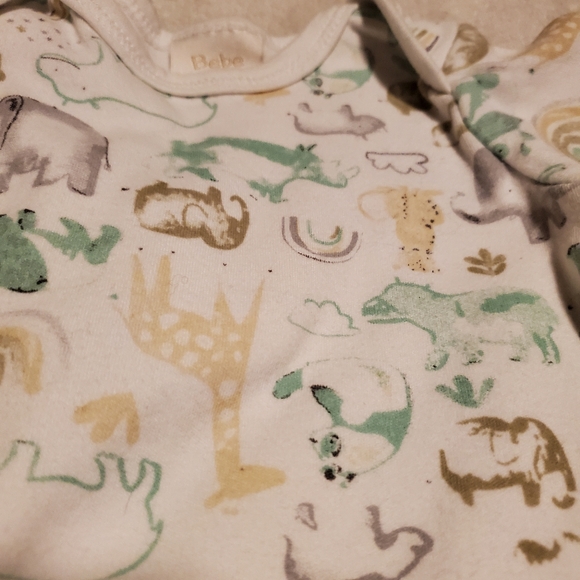 Sleeper/onesie/outfit bundle - Picture 3 of 14